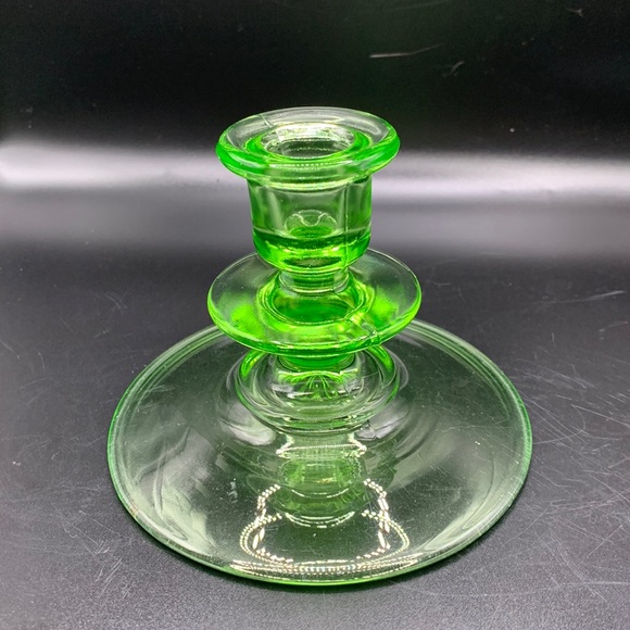 Uranium glass single candle holder 4” tall - Picture 1 of 4